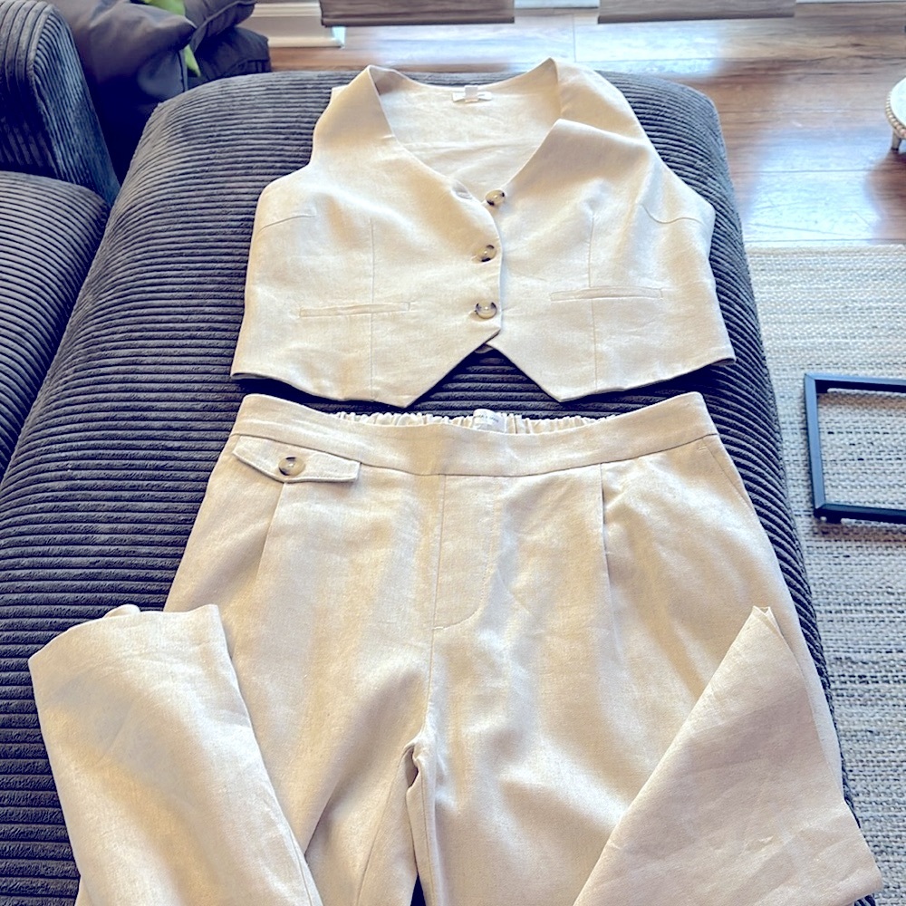 LINEN ELEGANT SET VEST & PANTS- Didn’t wear!
